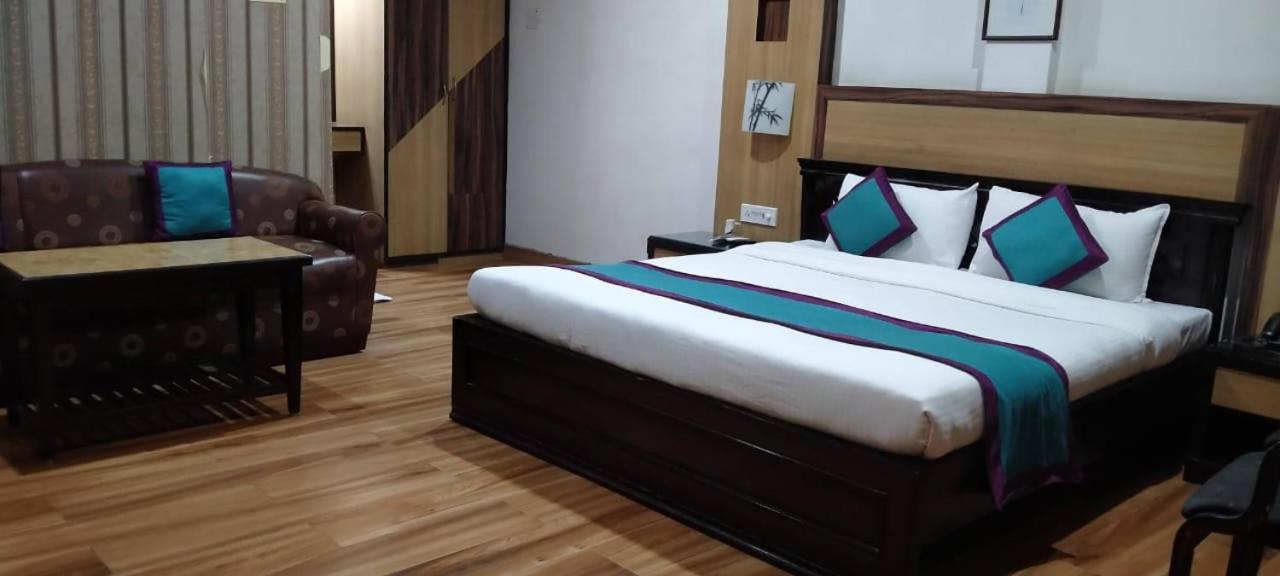 Hotel Little Palace Dibrugarh Exterior photo